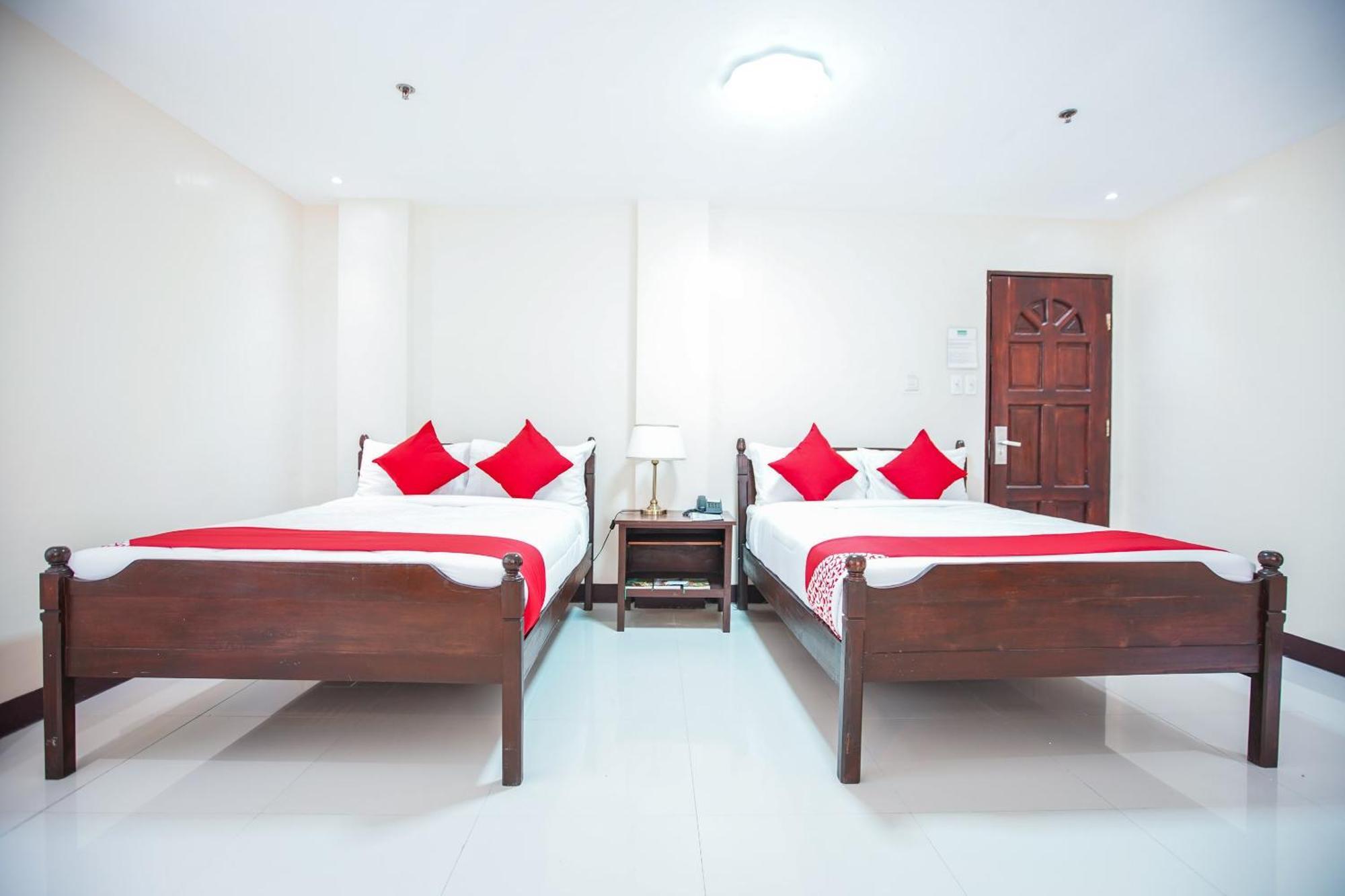 โอโย 236 โฮเทล เอดมุนโด Hotel Pototan ภายนอก รูปภาพ